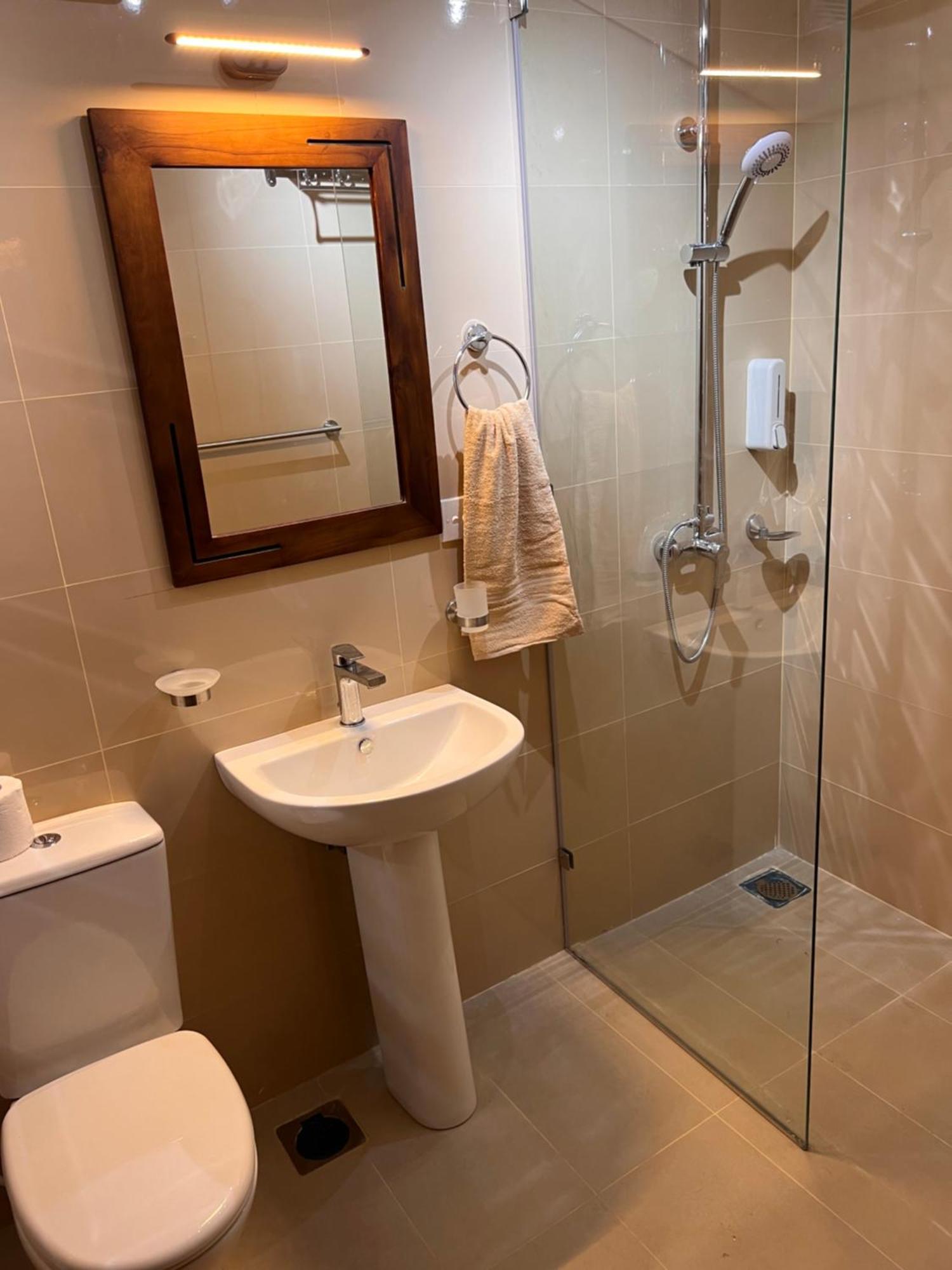 At One - Glamping Hotel Rekawa Екстериор снимка