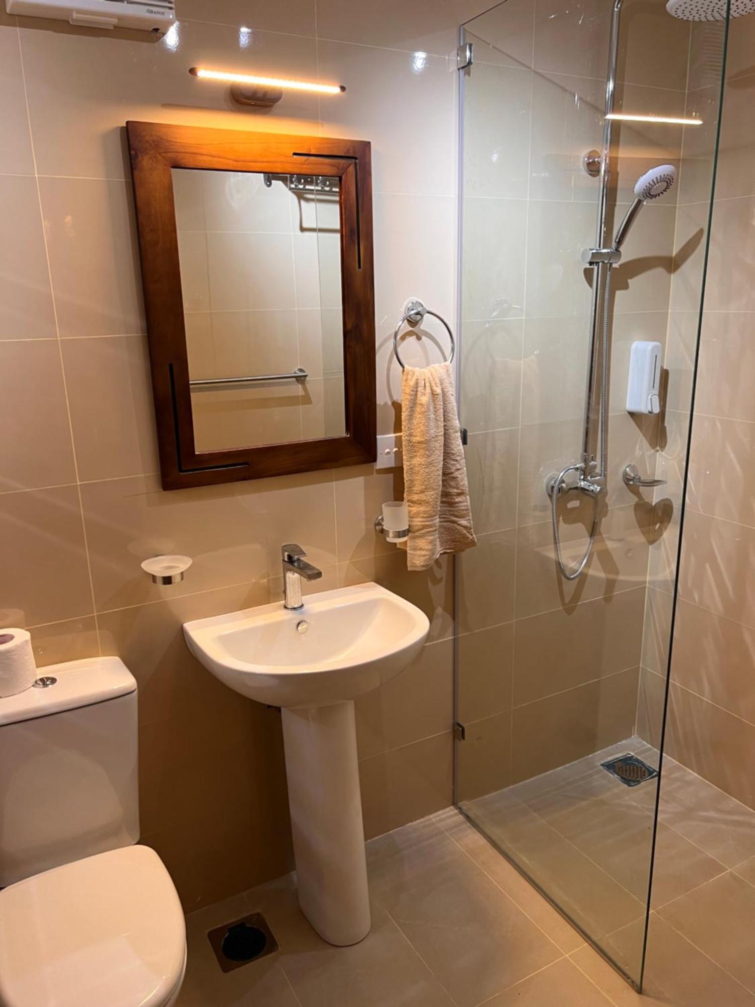 At One - Glamping Hotel Rekawa Екстериор снимка